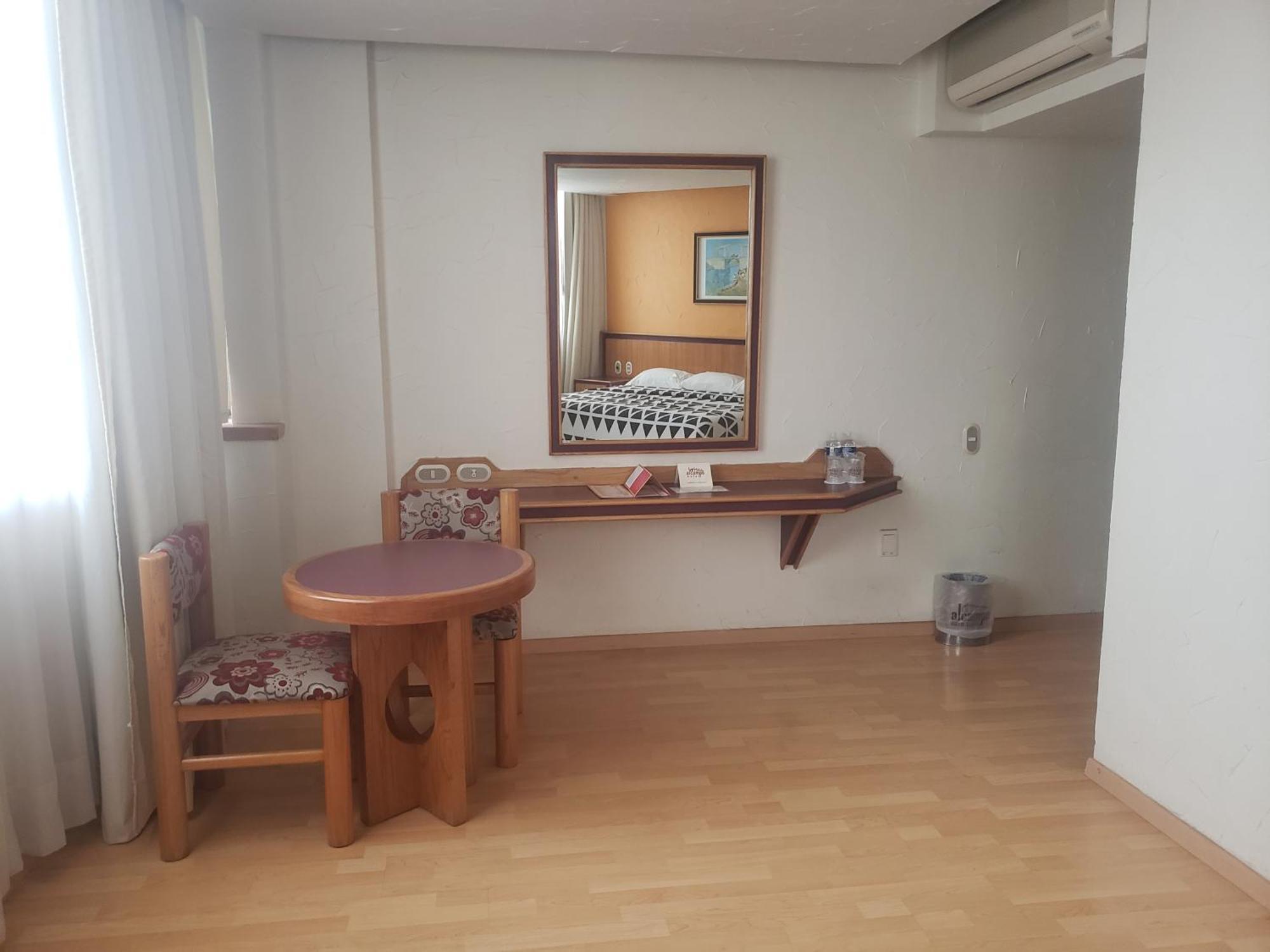 Hotel Alcampo Miranda Værelse billede