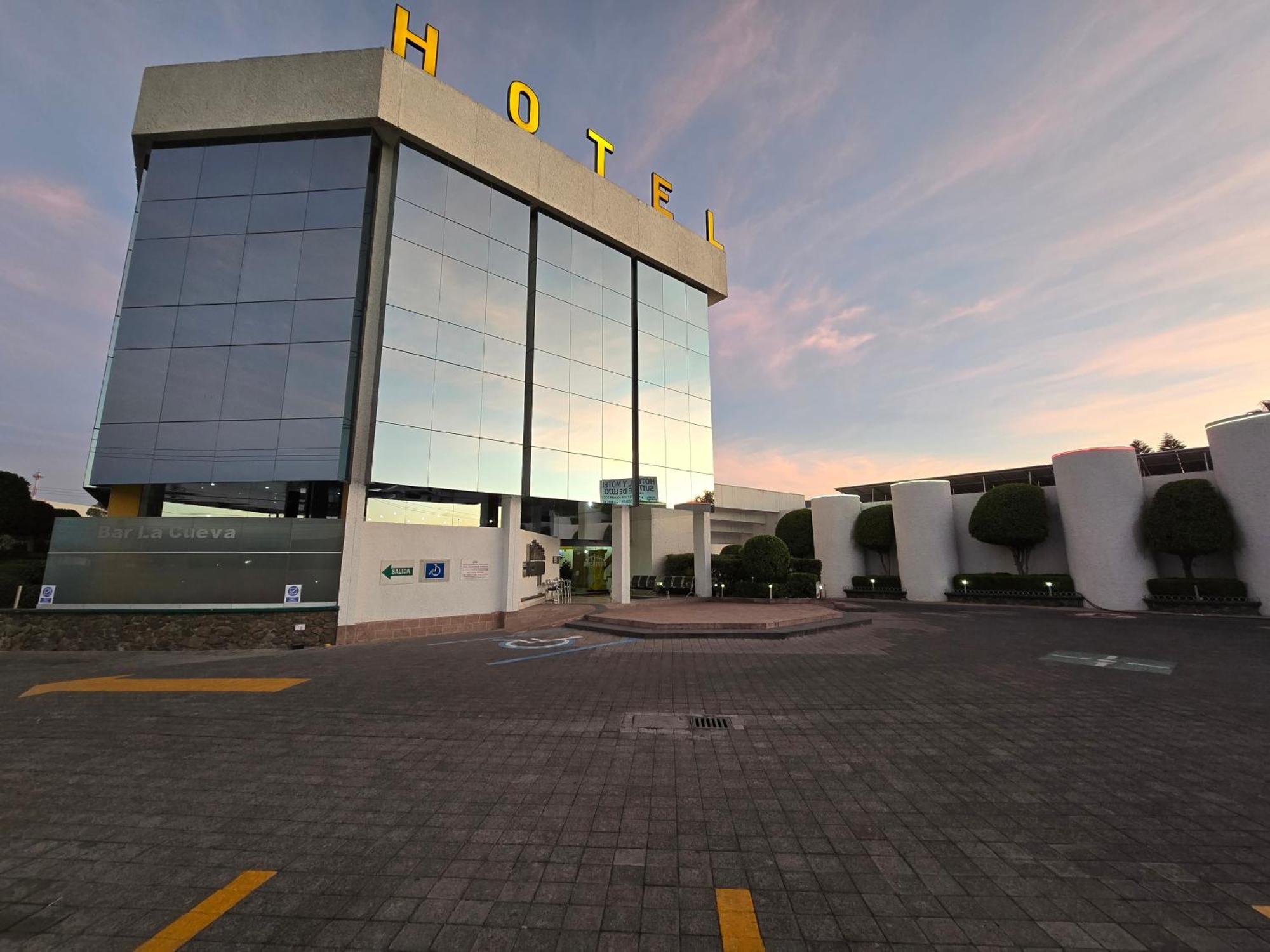 Hotel Alcampo Miranda Eksteriør billede